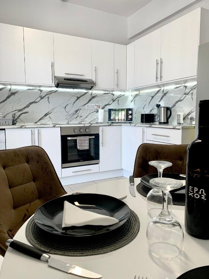 Diana Townhouse 1 Apartment Paphos ภายนอก รูปภาพ