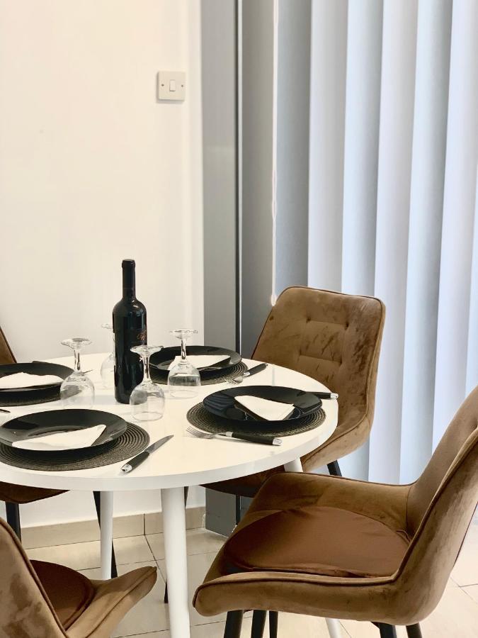 Diana Townhouse 1 Apartment Paphos ภายนอก รูปภาพ