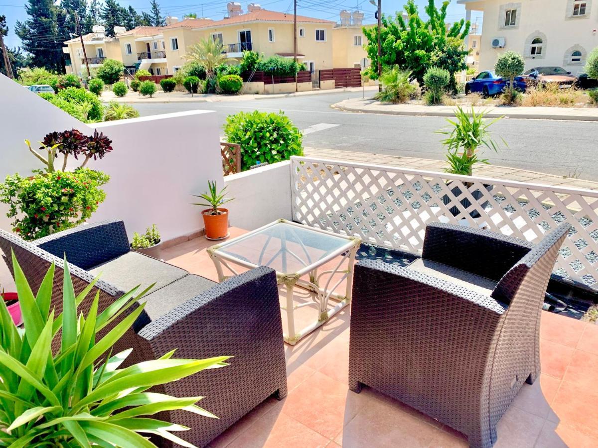 Diana Townhouse 1 Apartment Paphos ภายนอก รูปภาพ
