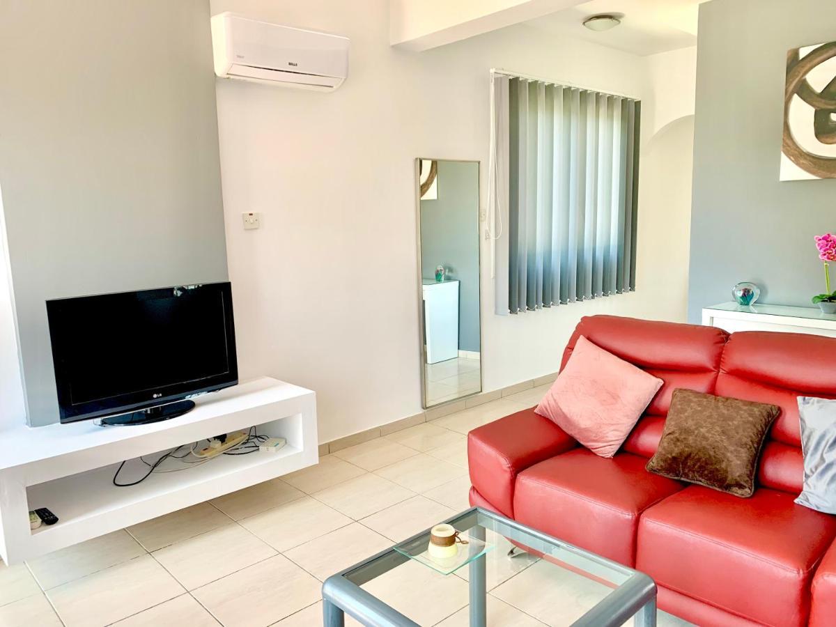 Diana Townhouse 1 Apartment Paphos ภายนอก รูปภาพ