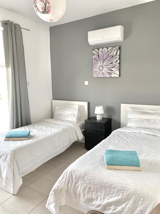 Diana Townhouse 1 Apartment Paphos ภายนอก รูปภาพ