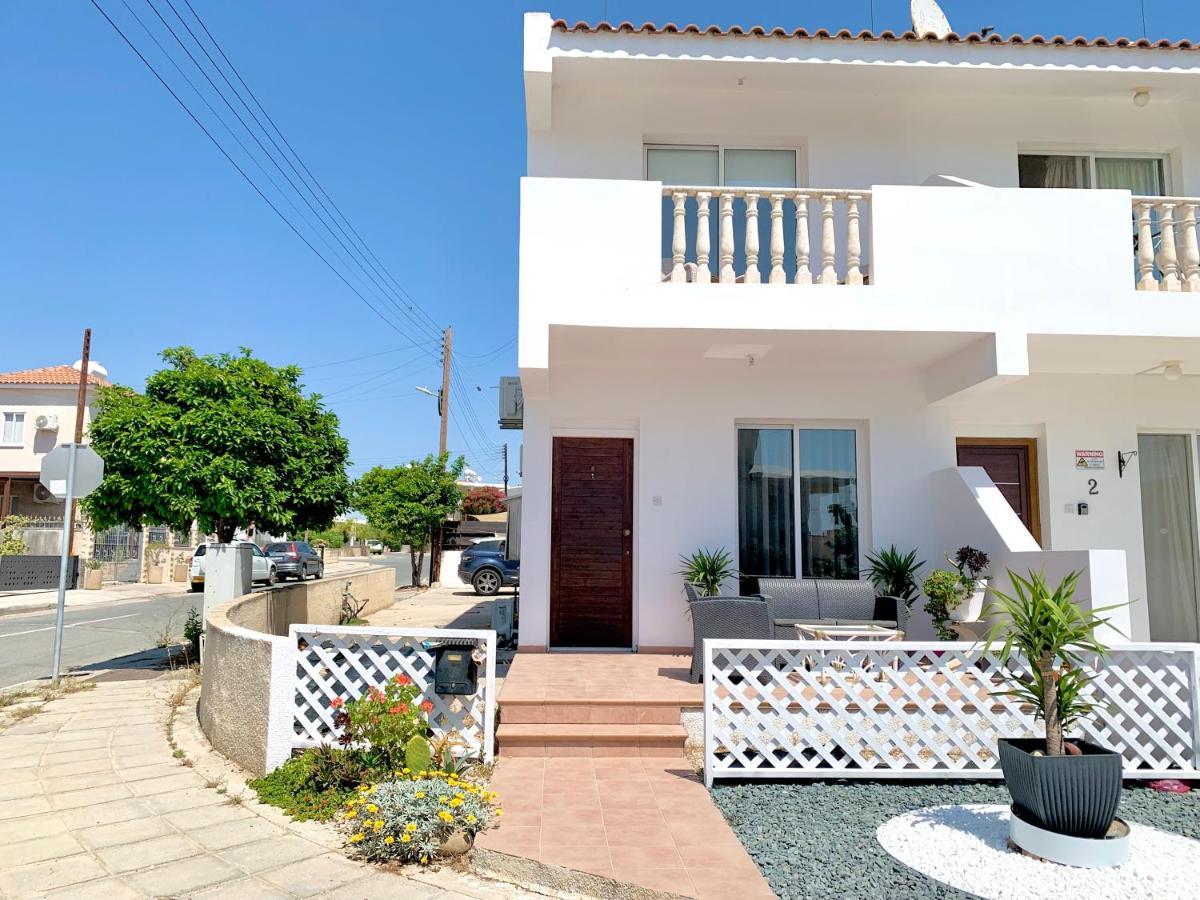 Diana Townhouse 1 Apartment Paphos ภายนอก รูปภาพ