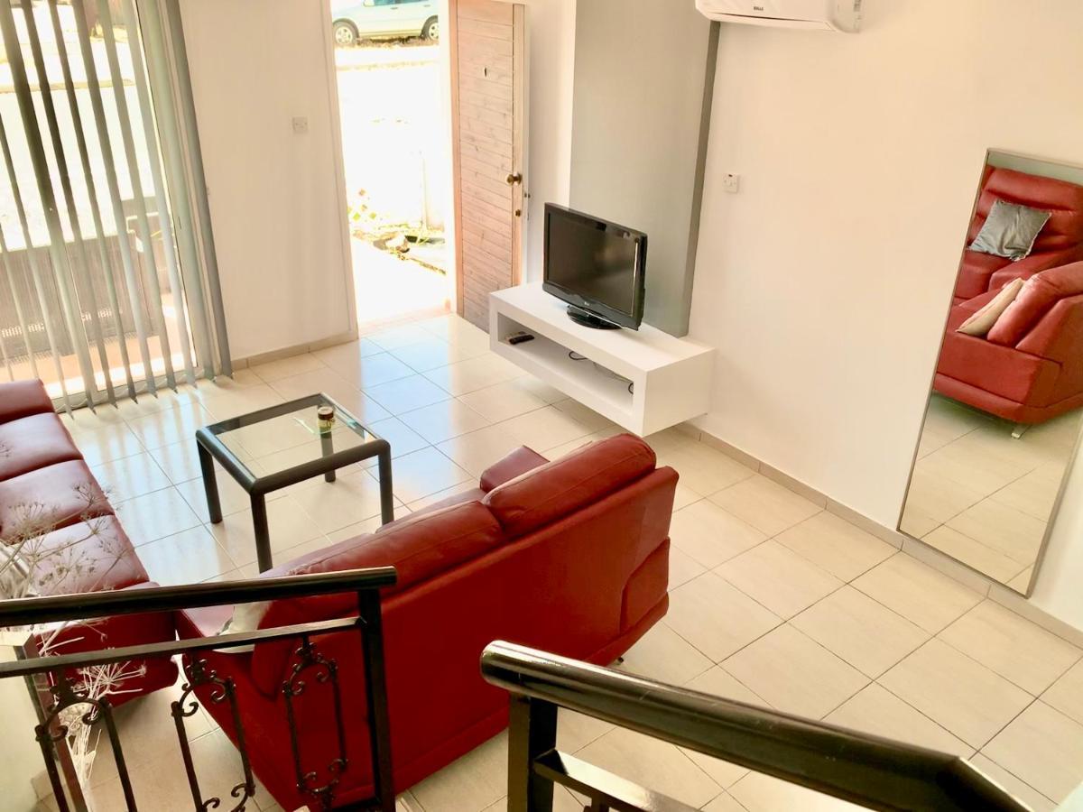 Diana Townhouse 1 Apartment Paphos ภายนอก รูปภาพ